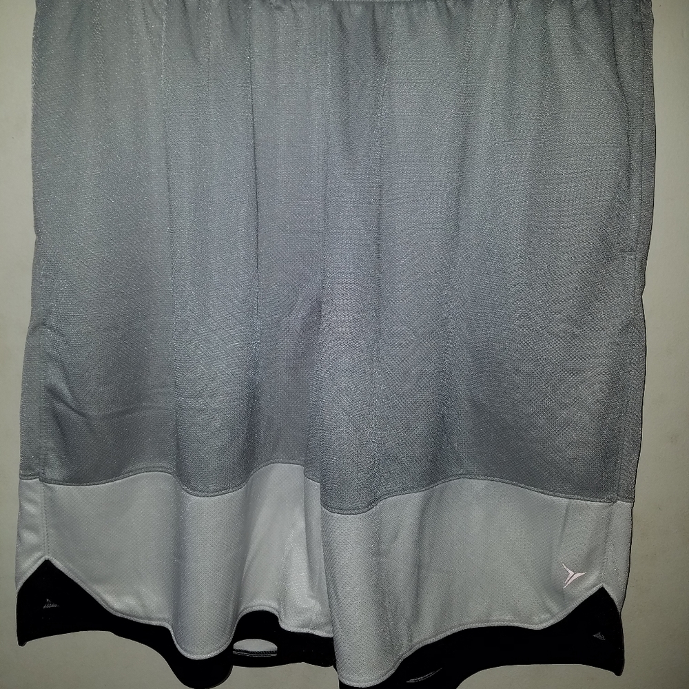 Men's XL Old Navy Basketball Shorts